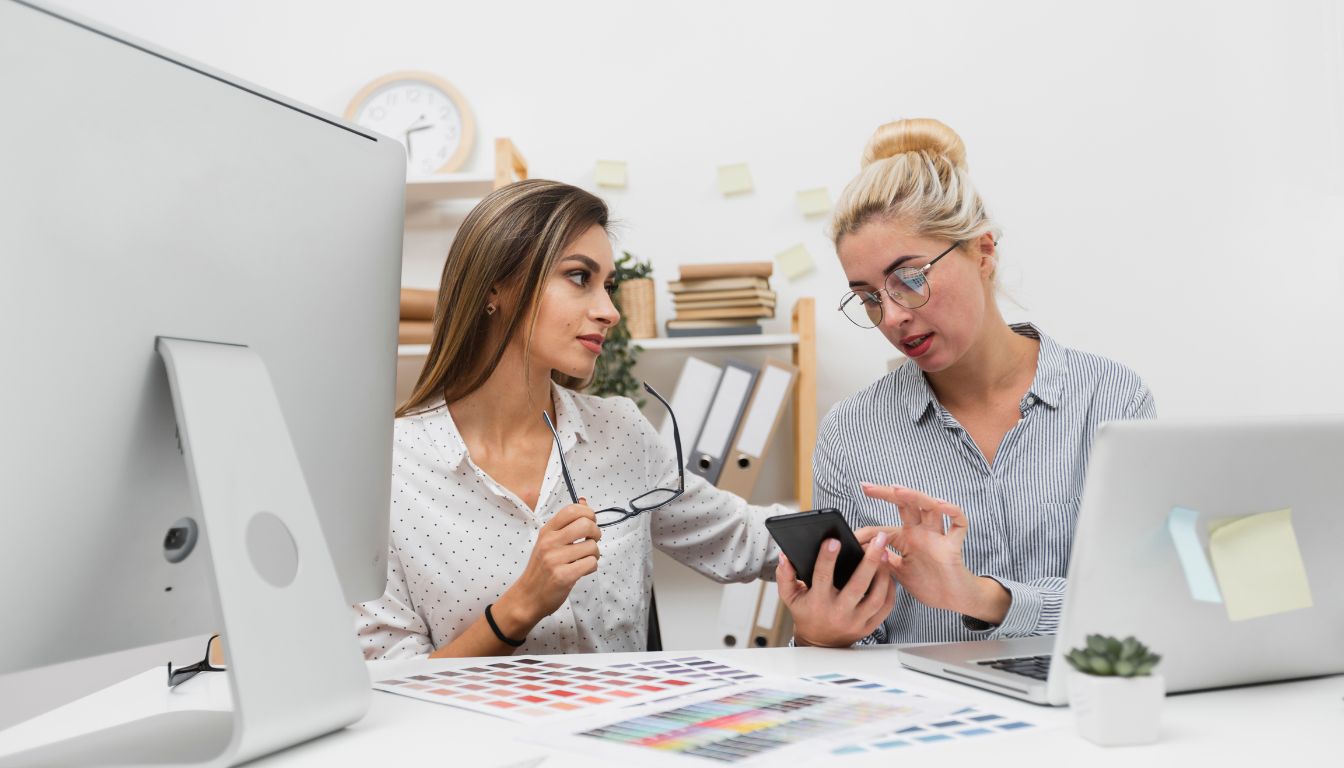 Comment réussir sa carrière après une formation en design graphique ?